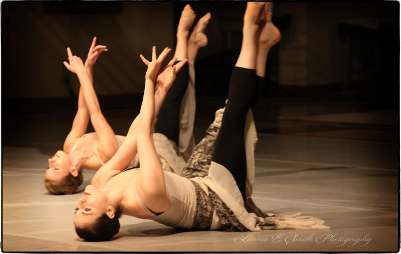 Emily Runyeon and Sarah Yarbrough in I Surrender All - Ad Deum - image copyright Lancia E. Smith - www.lanciaesmith.com